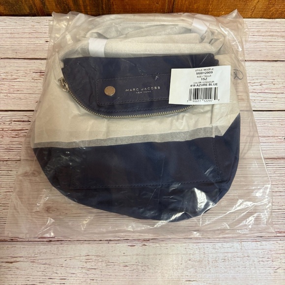 Marc Jacobs Preppy Natasha Nylon Large Crossbody Bag - Azure - Picture 7 of 7